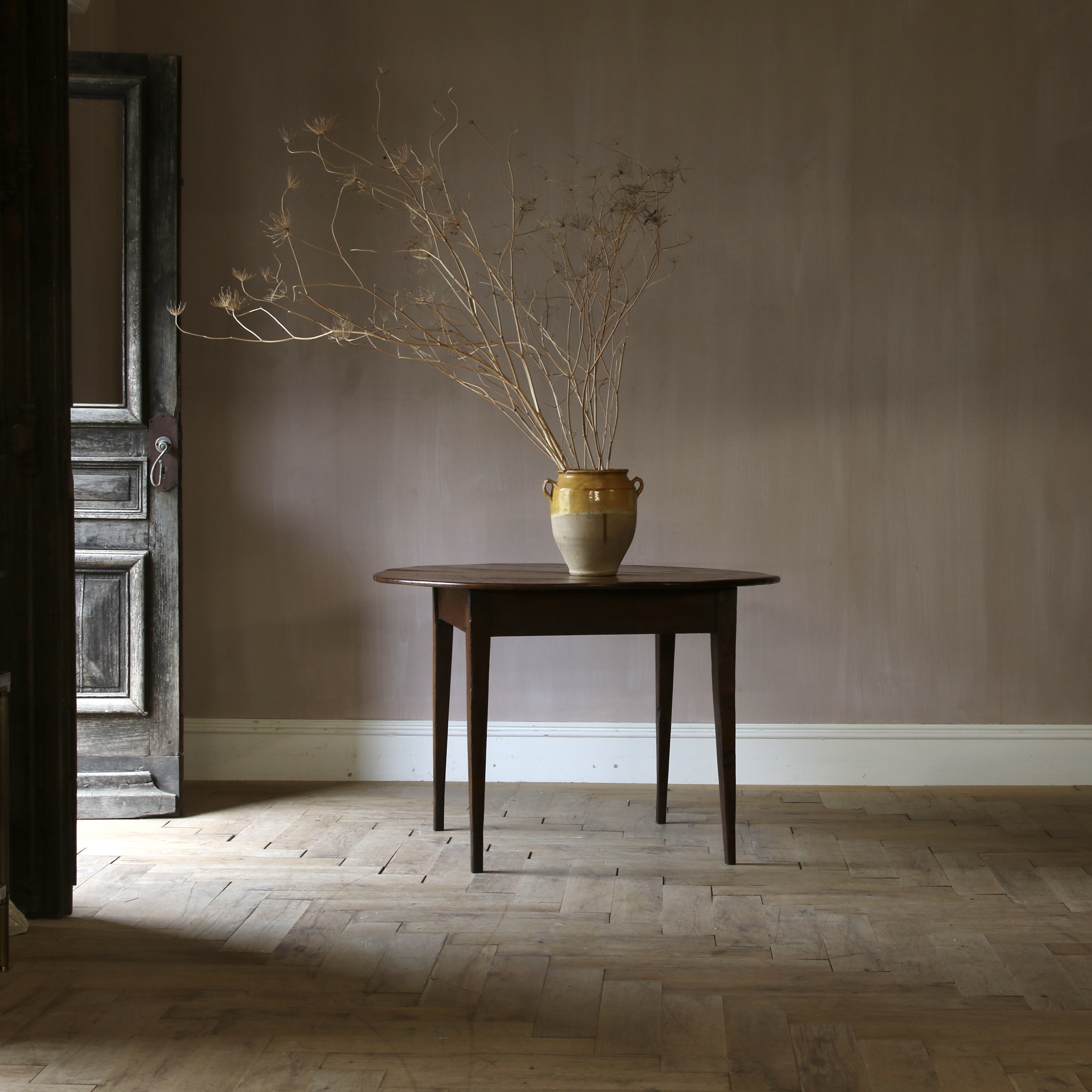 150-96 - Round Dining Table